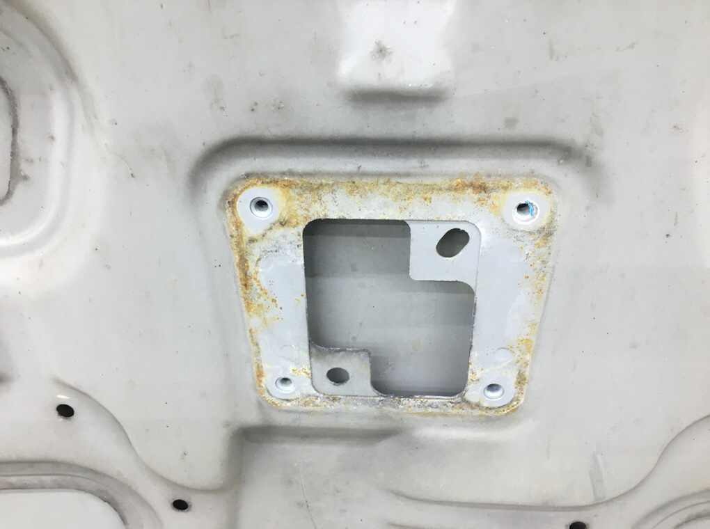 Капот бу для Ford Fiesta 5 1.3 i,  2006 г.