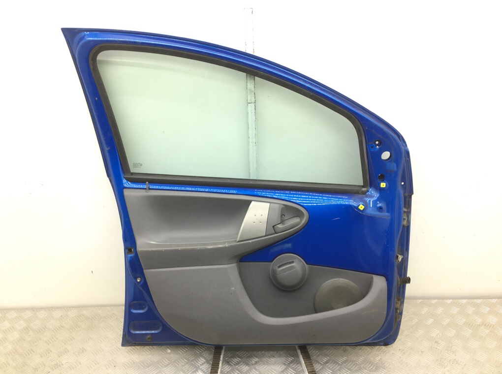 Дверь передняя левая бу для Toyota Aygo 1.0 i, 2009 г. Дверь передняя левая бу для Toyota Aygo 1.0 i, 2009 г.