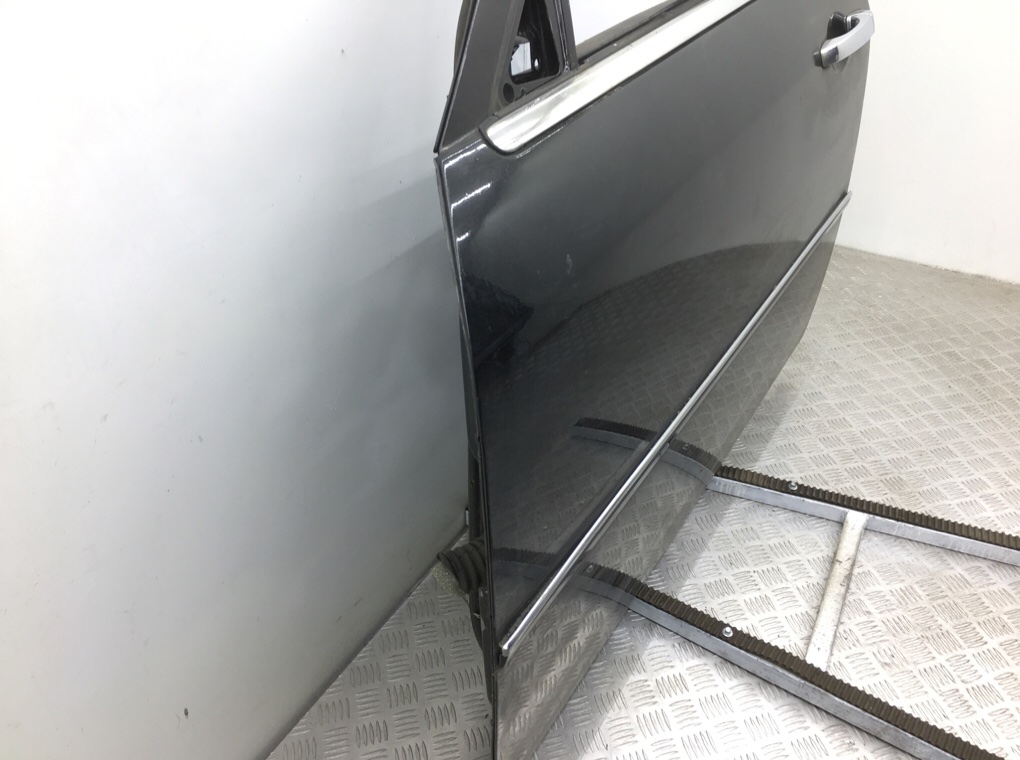 Дверь передняя левая бу для Chrysler 300C  3.0 CRD,  2006 г.