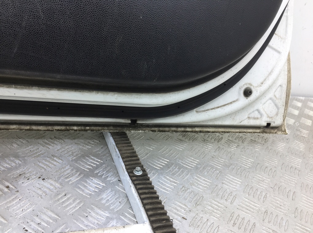 Дверь передняя правая бу для Kia Picanto 2 1.0 i, 2013 г. Дверь передняя правая бу для Kia Picanto 2 1.0 i, 2013 г.