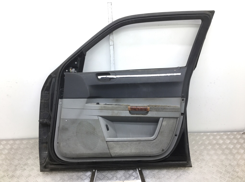 Дверь передняя правая бу для Chrysler 300C  3.0 CRD,  2006 г.