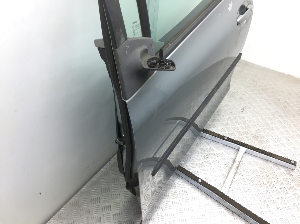 Дверь передняя левая бу для Toyota Yaris XP9 1.3 i,  2006 г.