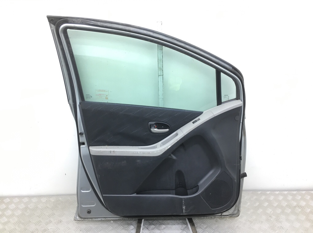 Дверь передняя левая бу для Toyota Yaris XP9 1.3 i,  2006 г.