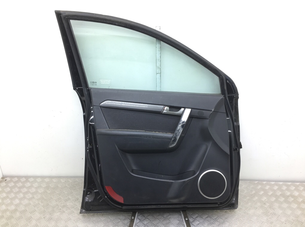 Дверь передняя левая бу для Chevrolet Captiva 2.0 CDi, 2010 г. Дверь передняя левая бу для Chevrolet Captiva 2.0 CDi, 2010 г.