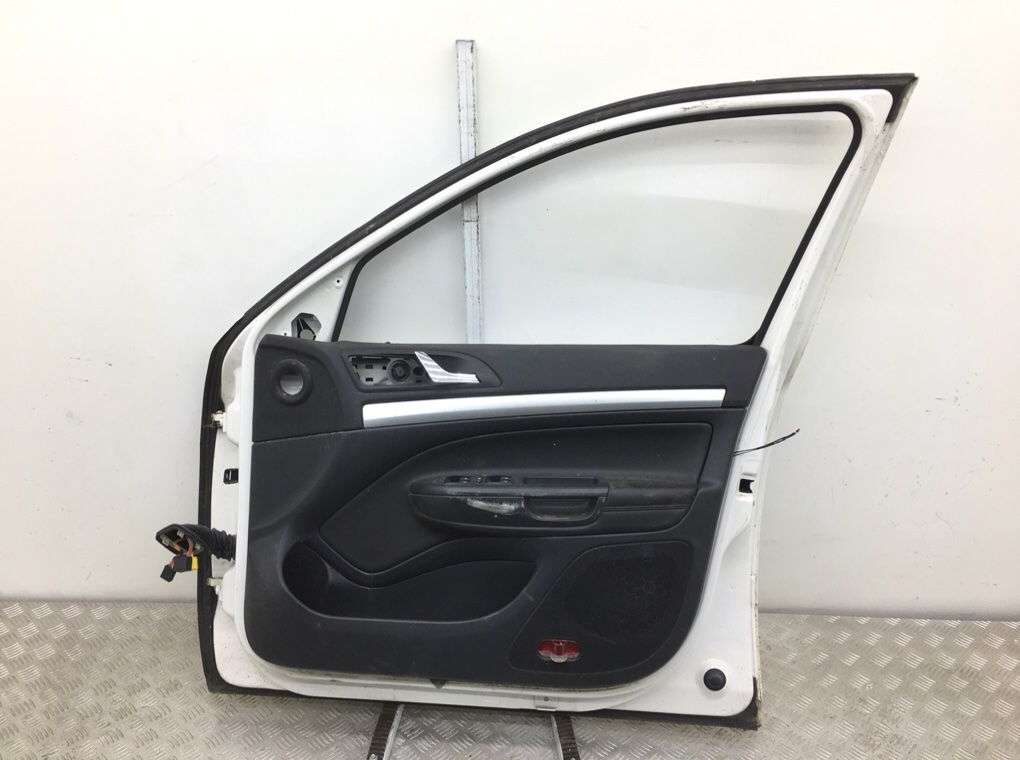 Дверь передняя правая бу для Skoda Octavia A5 2.0 TSI, 2009 г. Дверь передняя правая бу для Skoda Octavia A5 2.0 TSI, 2009 г.