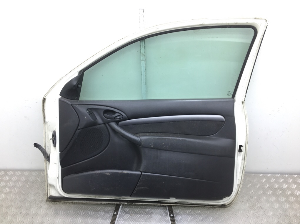 Дверь передняя правая бу для Ford Focus 1 2.0 i,  2002 г.