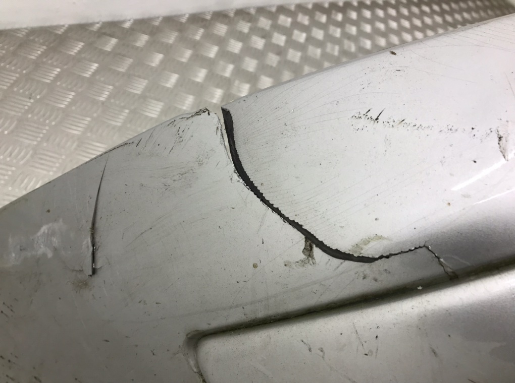 Бампер передний бу для Suzuki Liana 1 1.6 i,  2007 г.