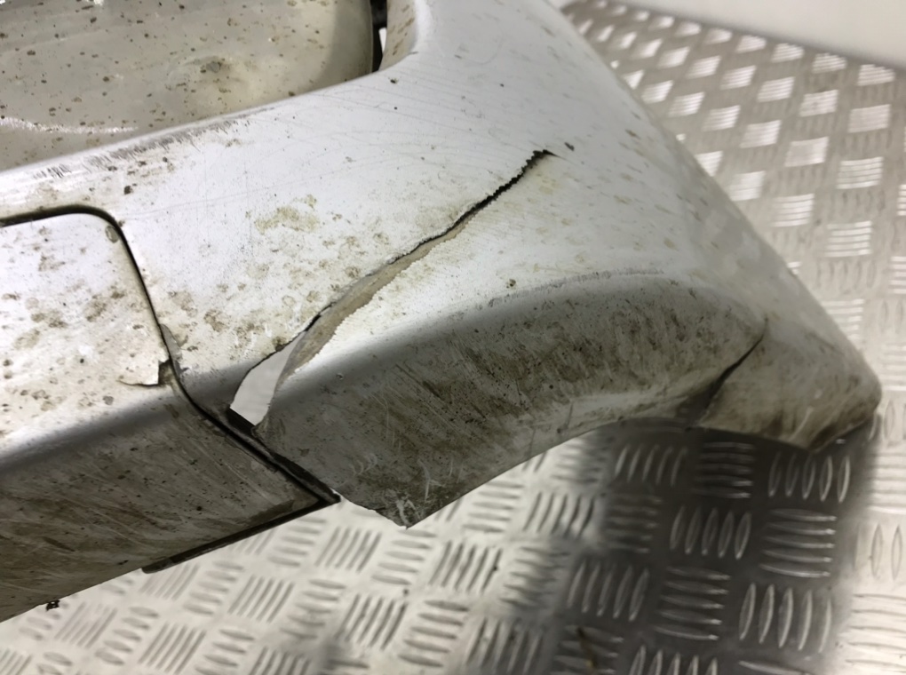 Бампер передний бу для Suzuki Liana 1 1.6 i,  2007 г.