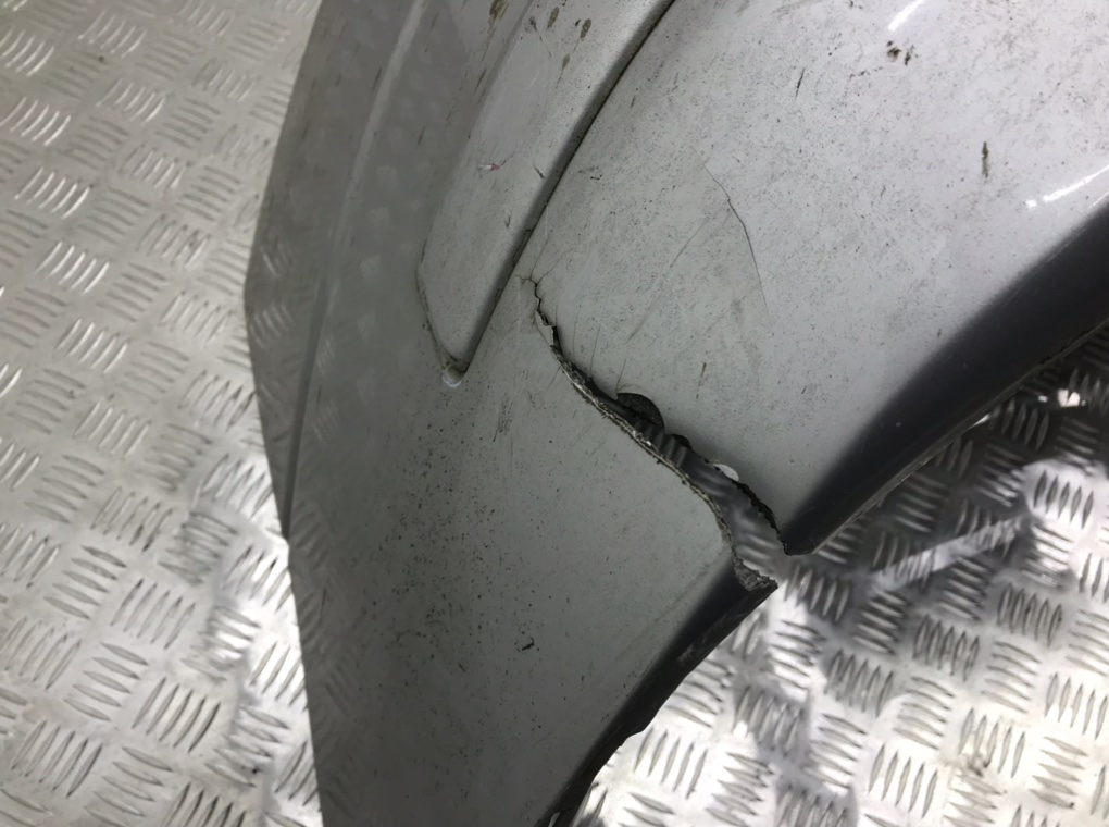 Бампер передний бу для Suzuki Liana 1 1.6 i,  2007 г.