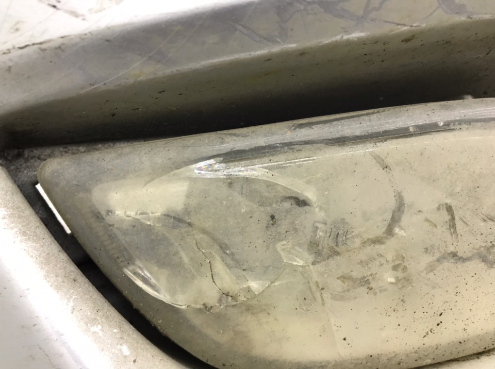 Бампер передний бу для Suzuki Liana 1 1.6 i,  2007 г.