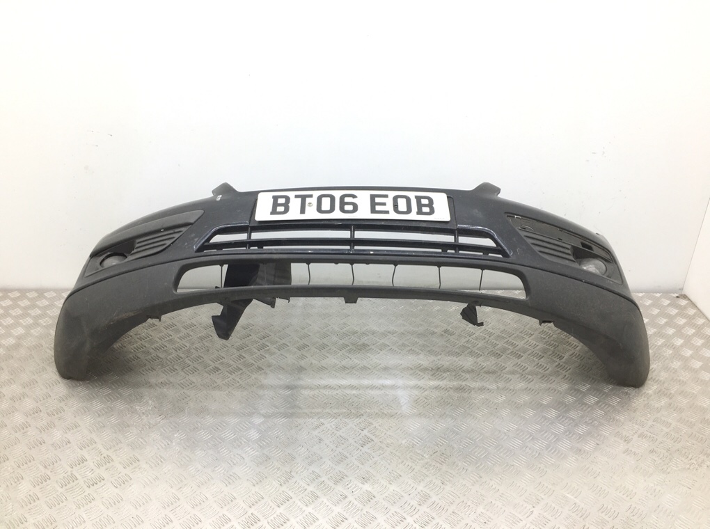 Бампер передний бу для Ford Focus 2 1.6 i,  2006 г.