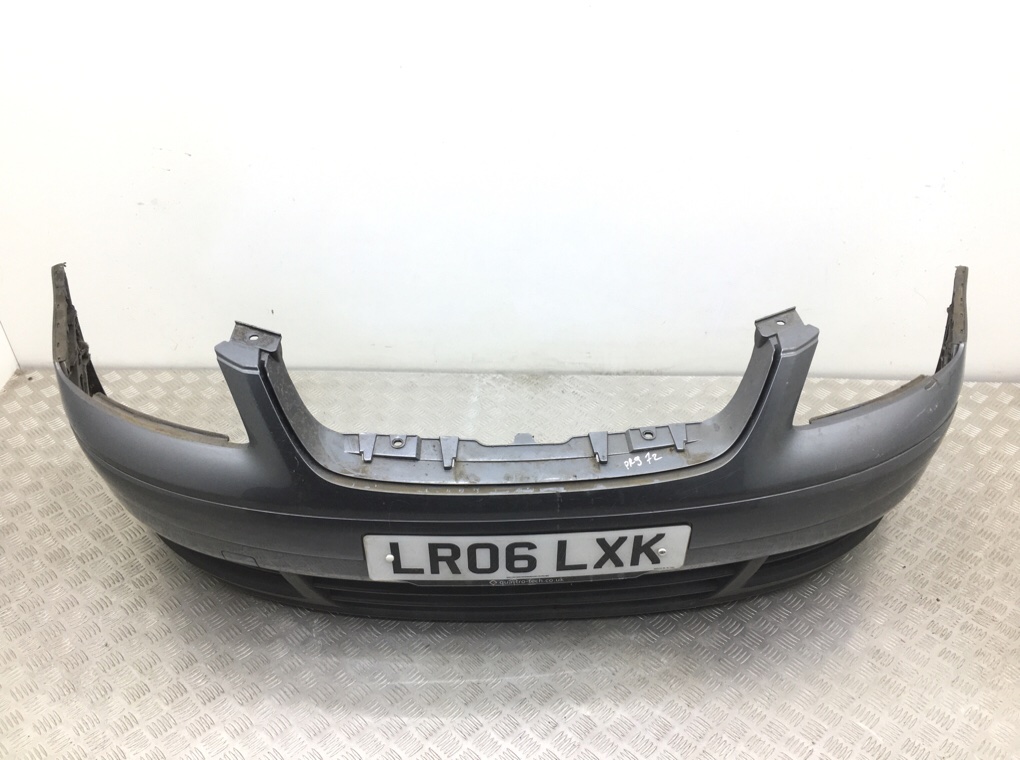 Бампер передний бу для Volkswagen Touran  2.0 TDi,  2006 г.