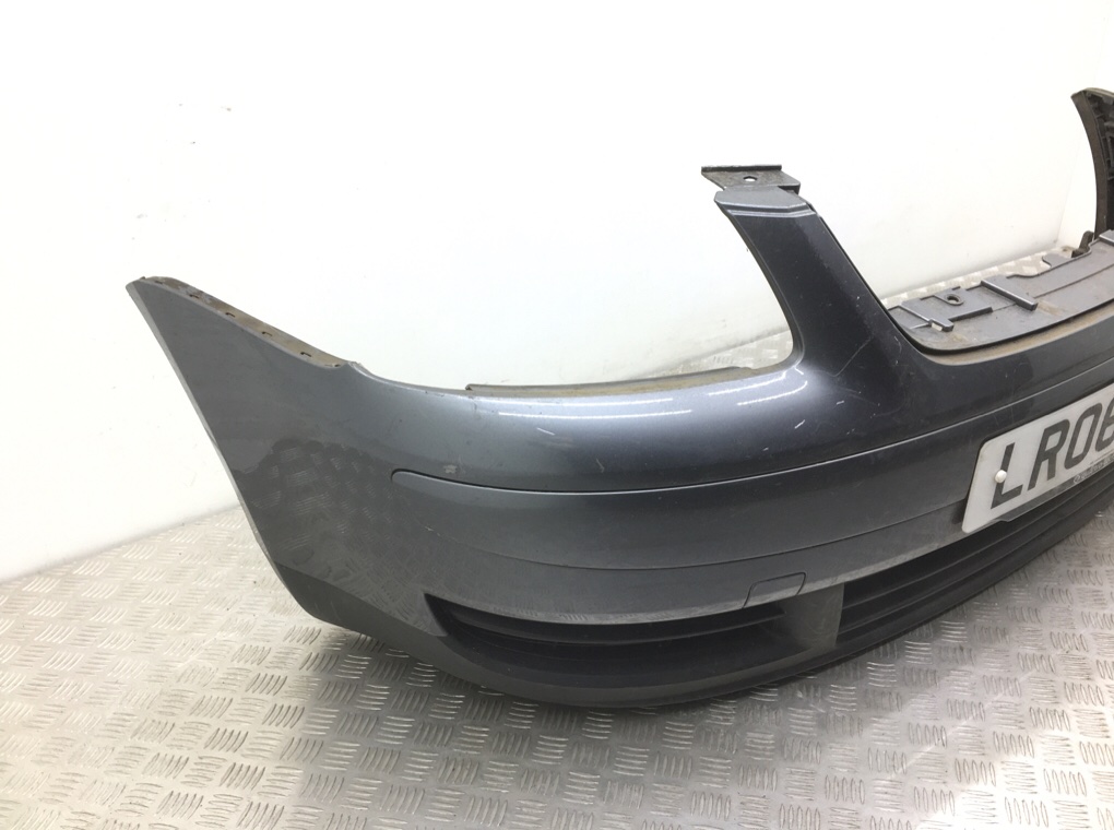 Бампер передний бу для Volkswagen Touran  2.0 TDi,  2006 г.