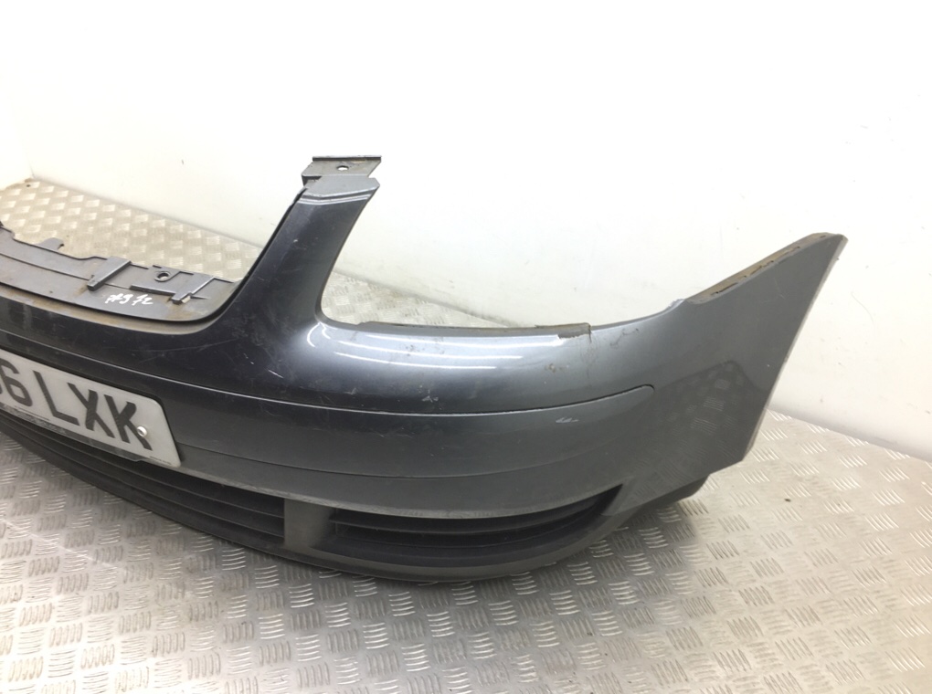 Бампер передний бу для Volkswagen Touran  2.0 TDi,  2006 г.