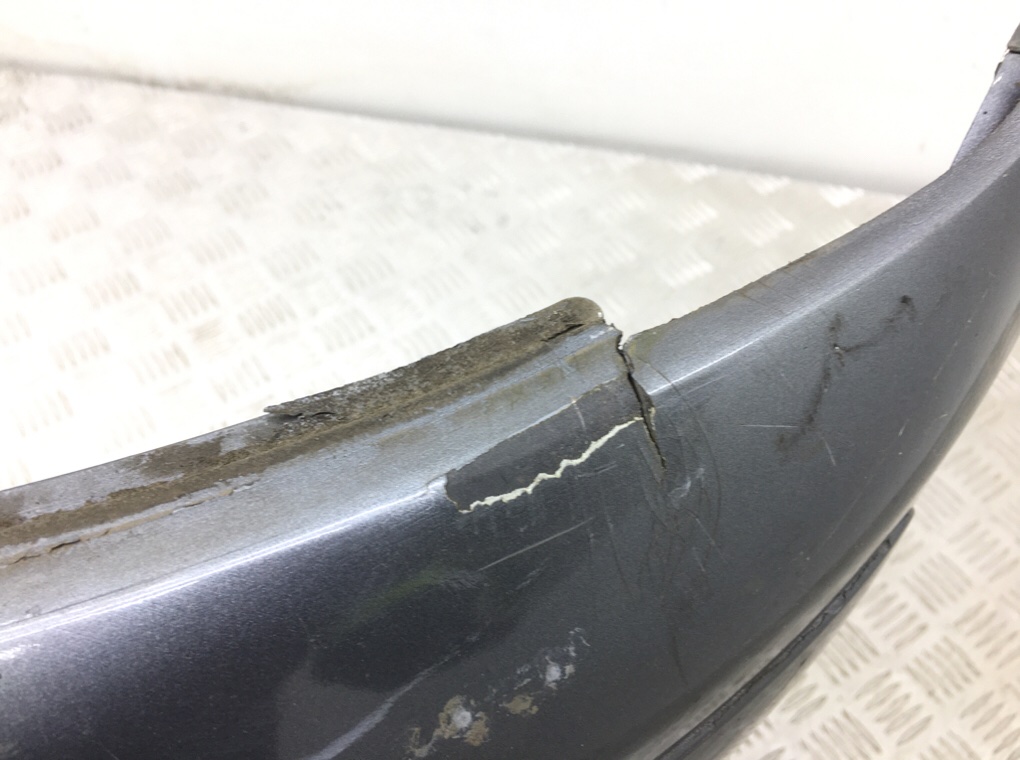 Бампер передний бу для Volkswagen Touran  2.0 TDi,  2006 г.