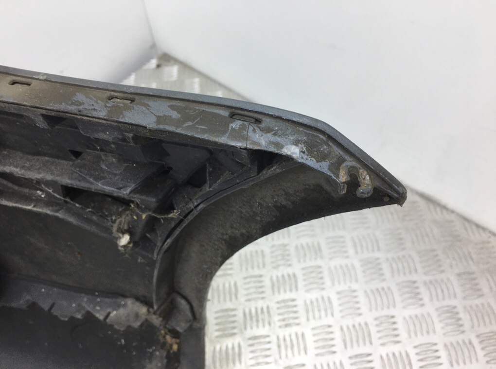 Бампер передний бу для Volkswagen Touran  2.0 TDi,  2006 г.