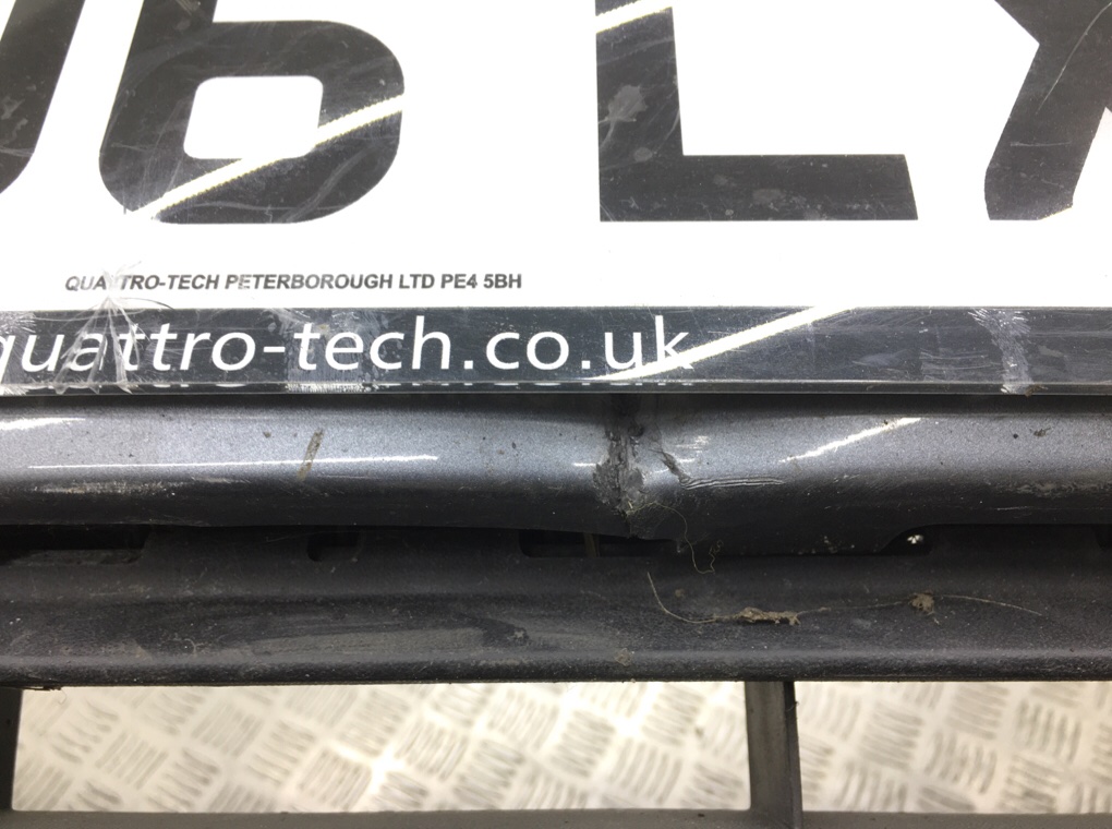 Бампер передний бу для Volkswagen Touran  2.0 TDi,  2006 г.