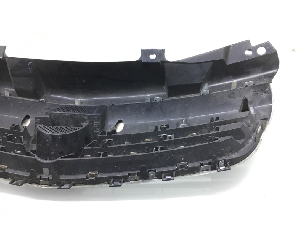 Решетка радиатора бу для Opel Zafira B 1.8 i, 2008 г. Решетка радиатора бу для Opel Zafira B 1.8 i, 2008 г.