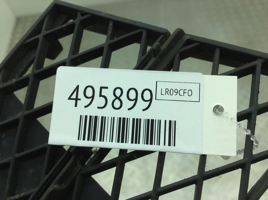 Заглушка (решетка) в бампер передний бу для BMW 5 E60/E61 2.0 TD,  2009 г.