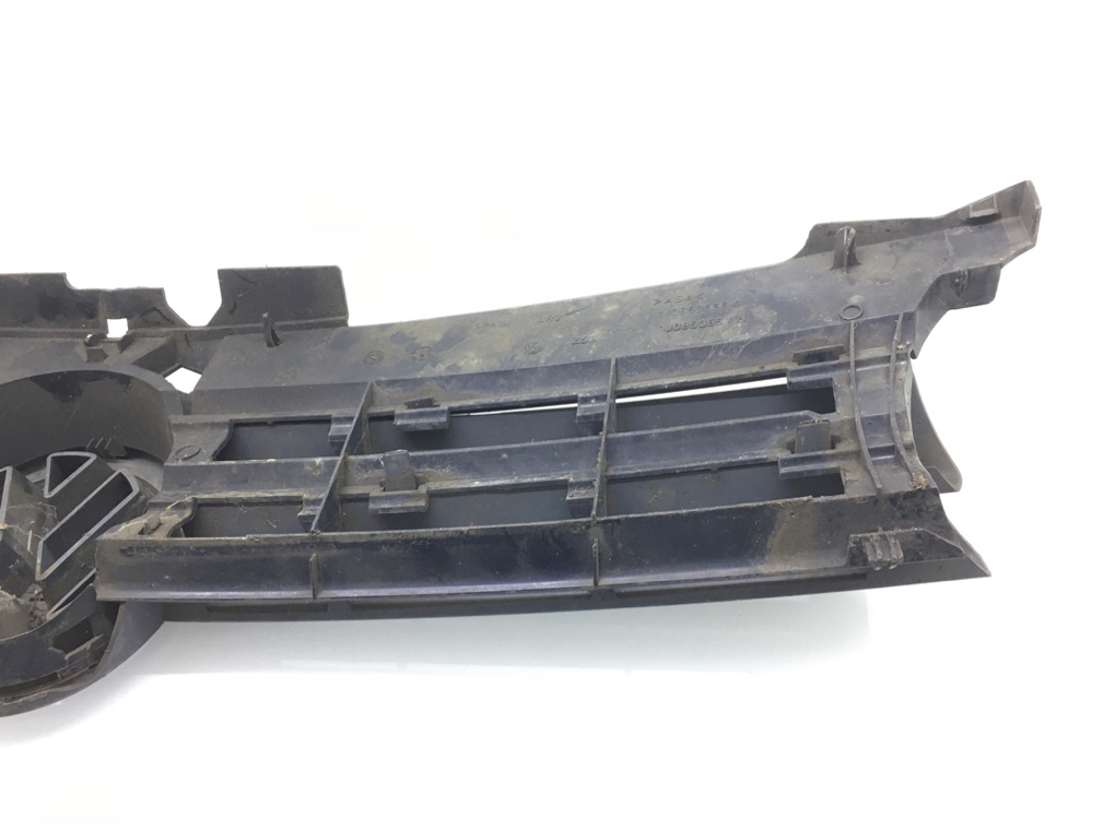 Решетка радиатора бу для Volkswagen Golf 4 1.4 i,  2003 г.