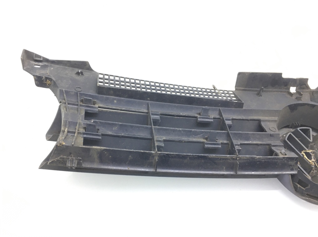 Решетка радиатора бу для Volkswagen Golf 4 1.4 i,  2003 г.