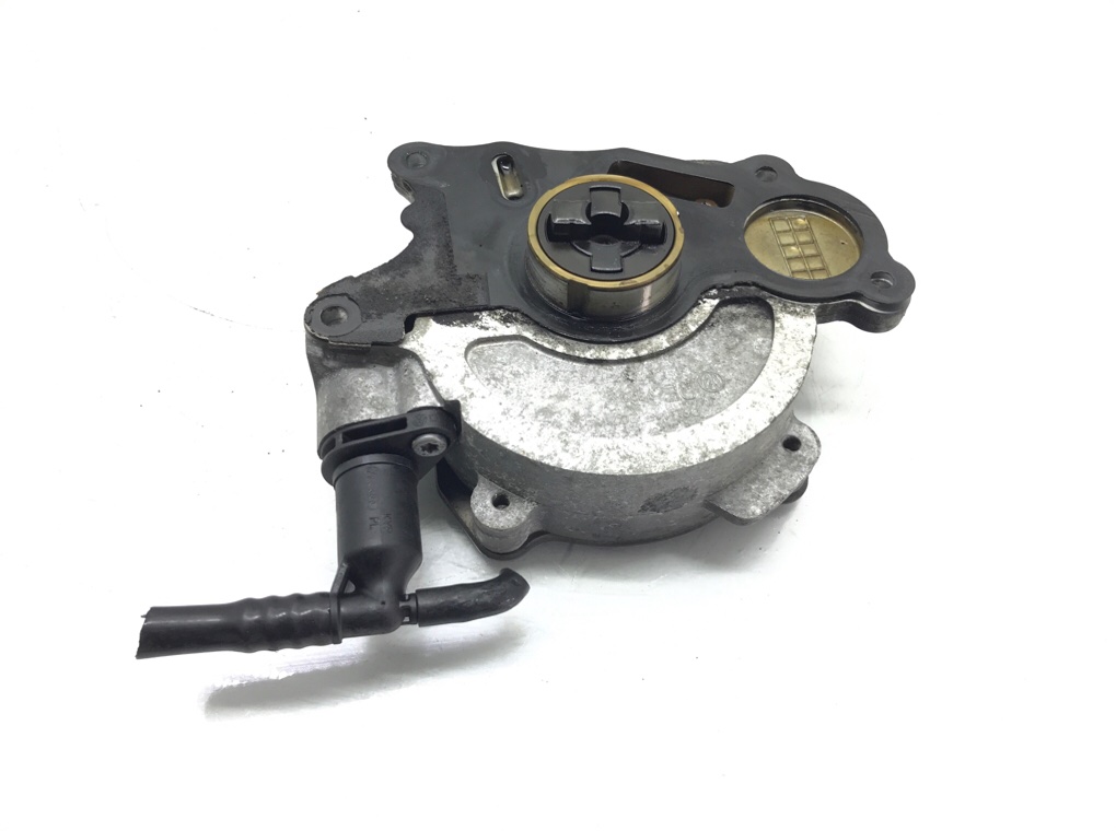 Насос вакуумный бу для Skoda Rapid  1.6 TDi,  2013 г.