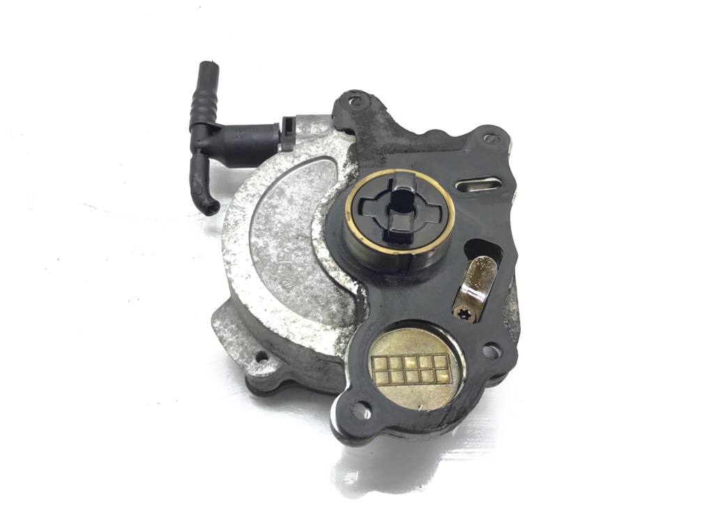 Насос вакуумный бу для Skoda Rapid  1.6 TDi,  2013 г.