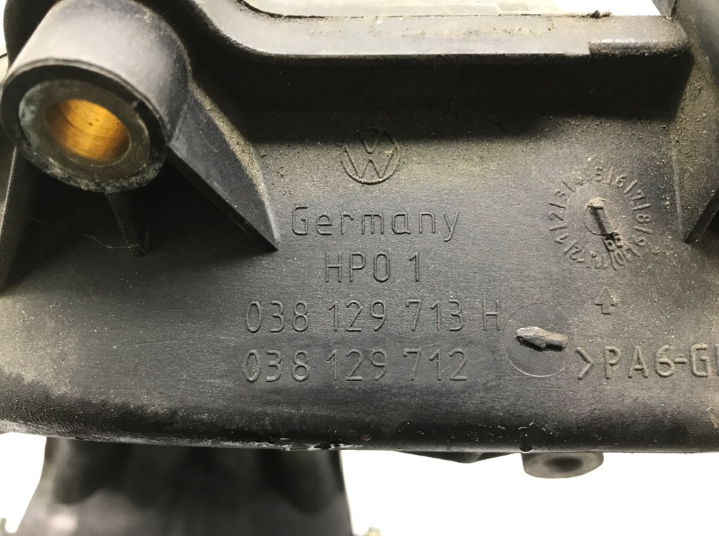 Коллектор впускной бу для Volkswagen Golf 4 1.9 SDi,  2000 г.