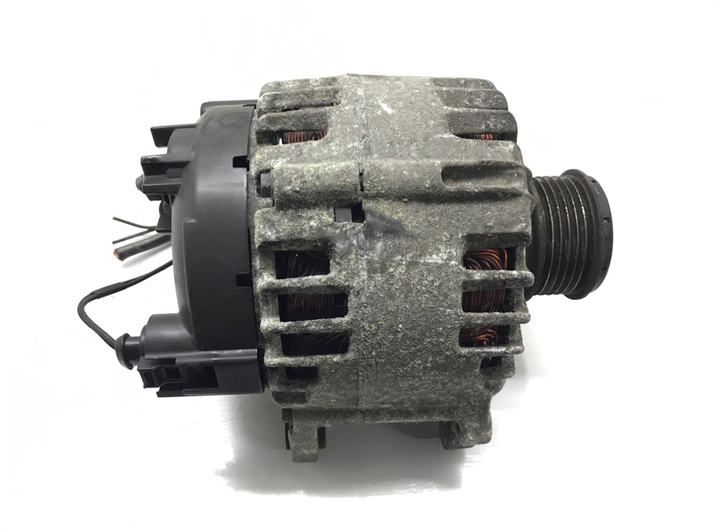 Генератор бу для Skoda Octavia A5 1.6 TDi,  2010 г.