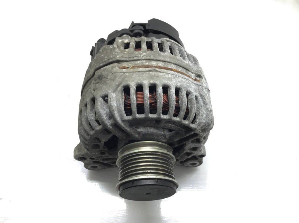 Генератор бу для Volkswagen Golf 5 1.9 TDi,  2006 г.