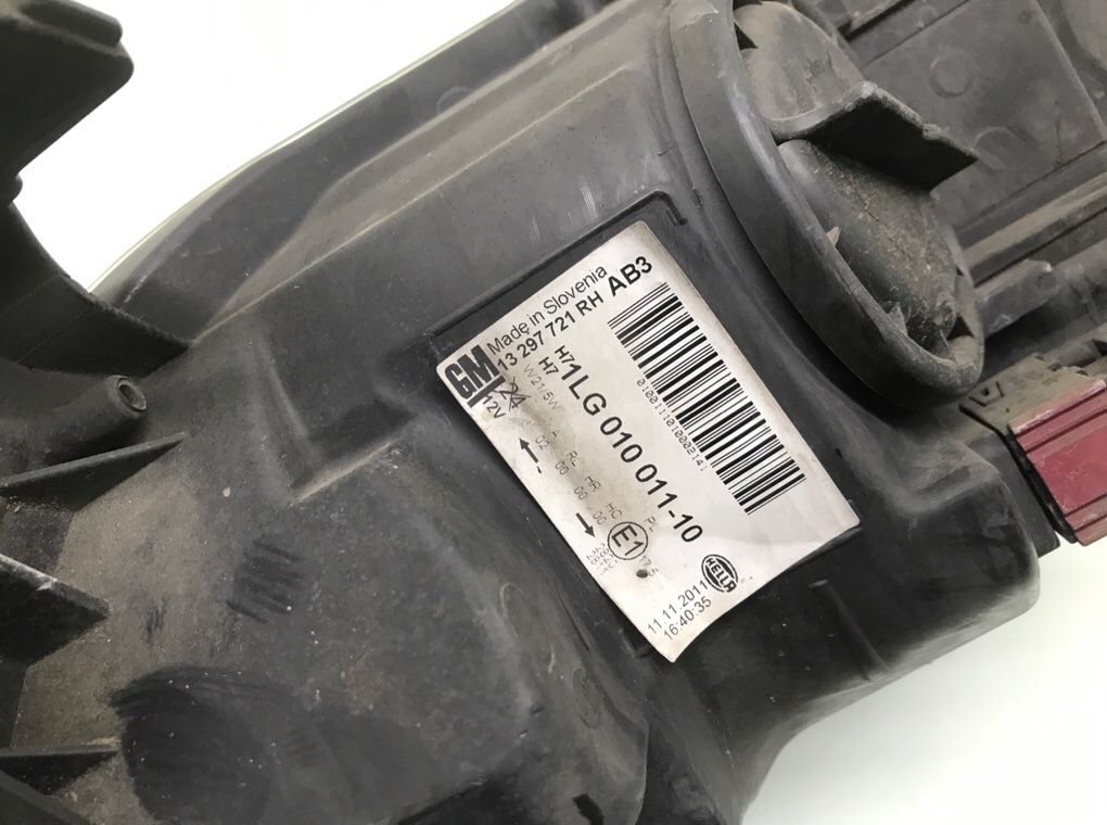 Фара правая бу для Opel Astra J 1.6 i,  2011 г.