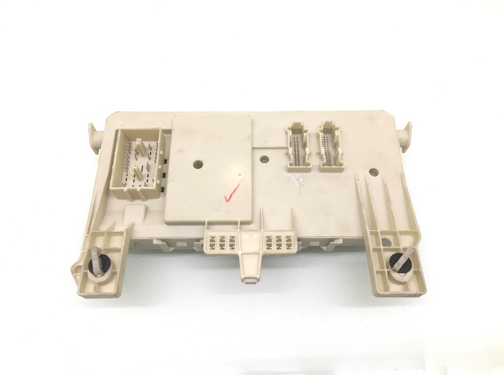 Блок предохранителей бу для Mazda 3  BK 1.6 i,  2007 г.