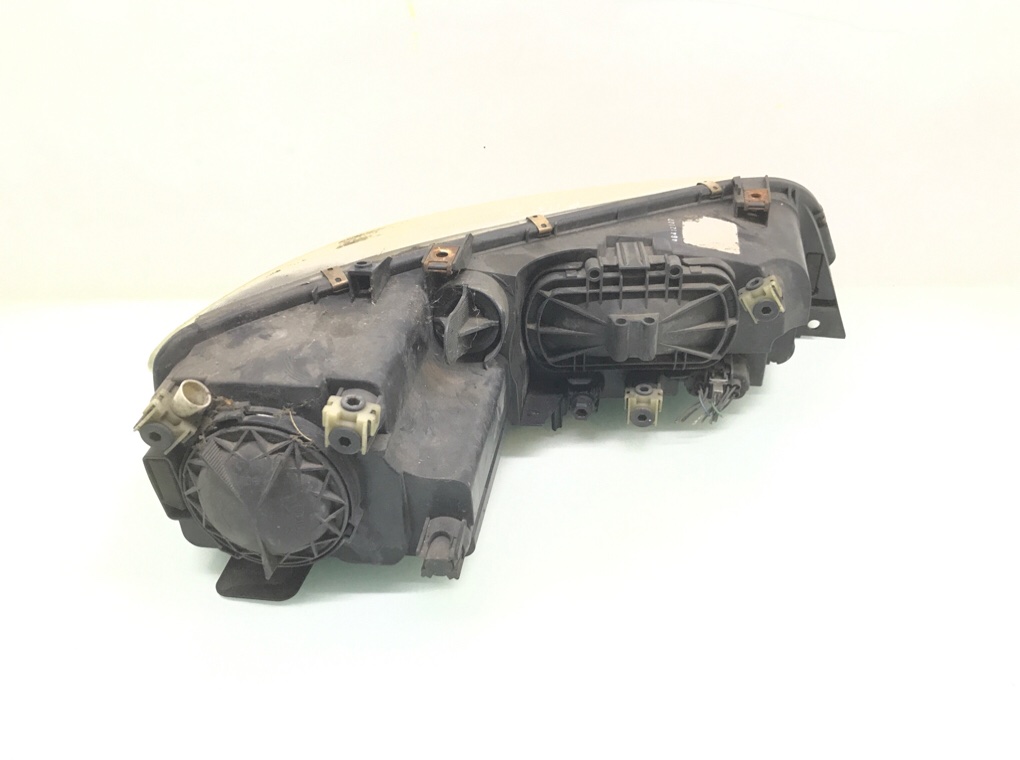 Фара левая бу для Mazda 6  1 2.0 i,  2003 г.