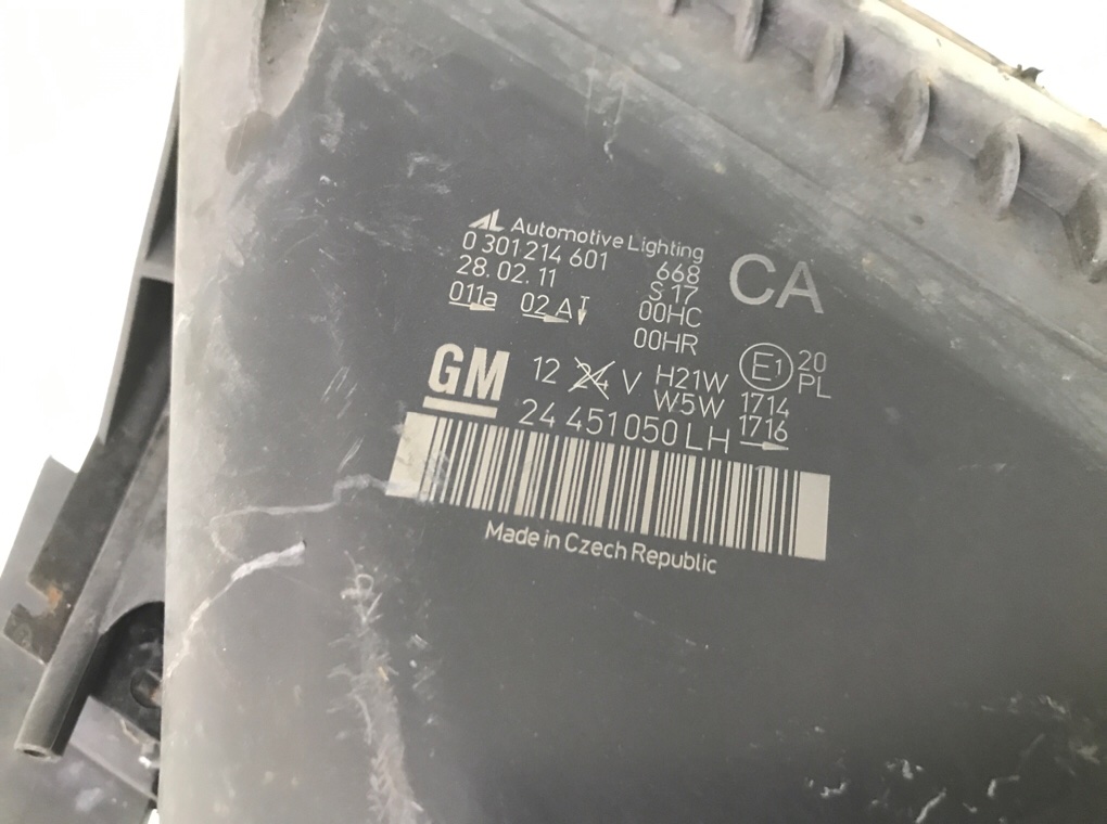 Фара левая бу для Opel Zafira B 1.7 CDTi, 2011 г. Фара левая бу для Opel Zafira B 1.7 CDTi, 2011 г.