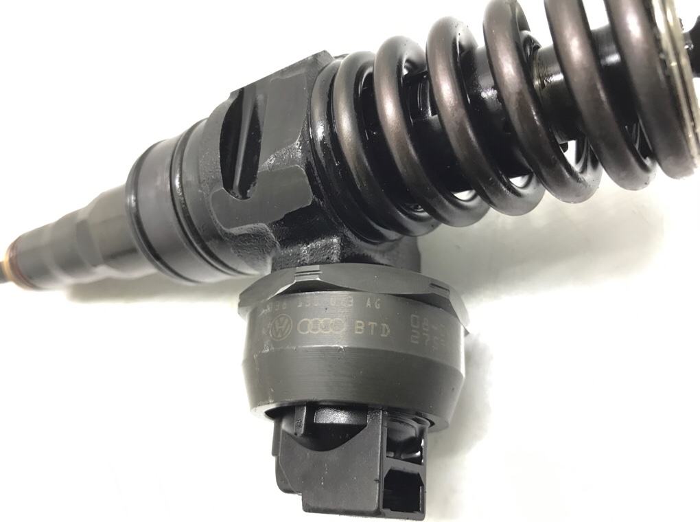 Форсунка бу для Audi A3 8P 1.9 TDi,  2008 г.