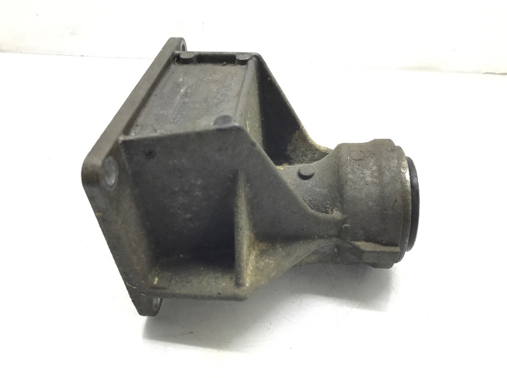 Кронштейн полуоси бу для BMW X3 F25 2.0 i,  2014 г.