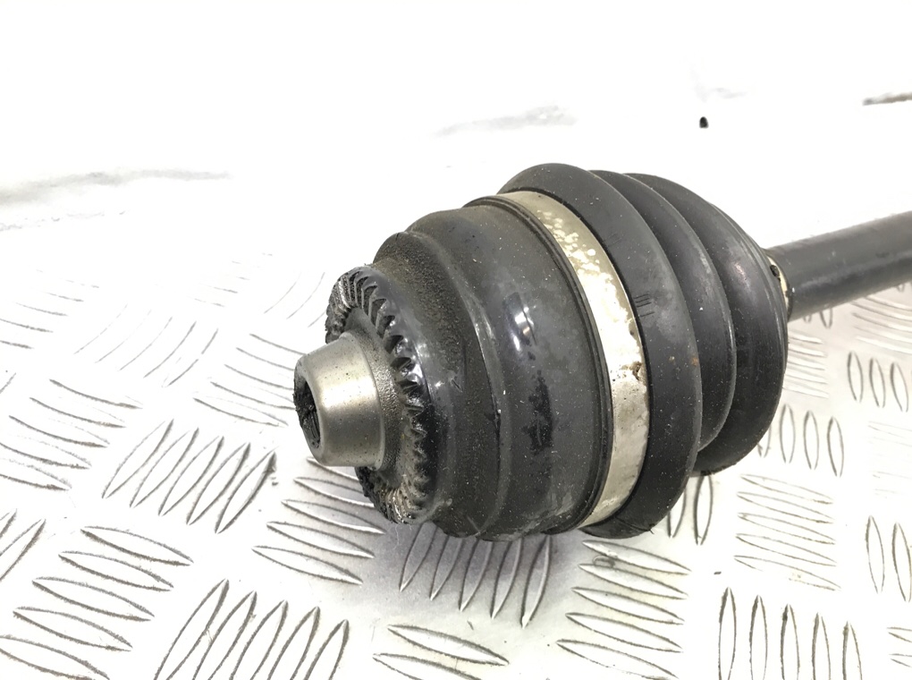 Полуось передняя правая (приводной вал, ШРУС) бу для BMW X3 F25 2.0 i,  2014 г.