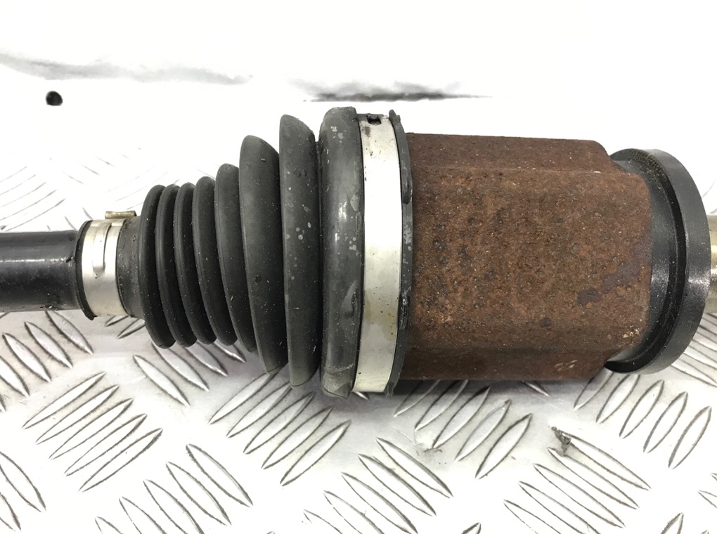 Полуось передняя правая (приводной вал, ШРУС) бу для BMW X3 F25 2.0 i,  2014 г.