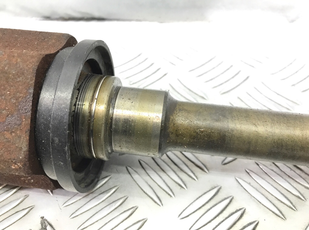 Полуось передняя правая (приводной вал, ШРУС) бу для BMW X3 F25 2.0 i,  2014 г.