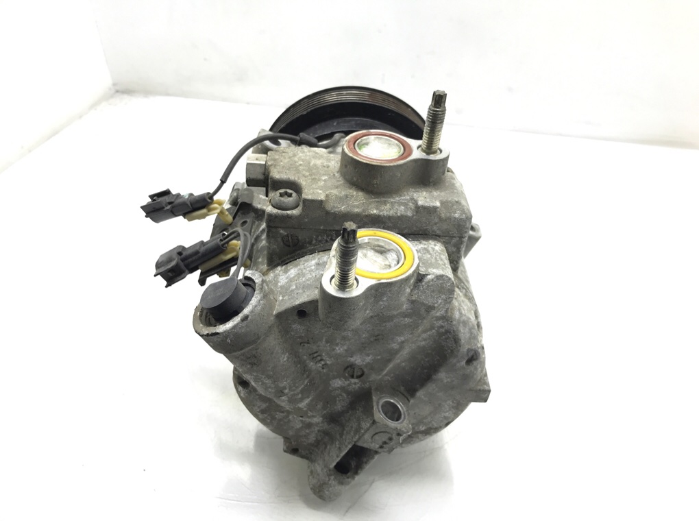 Компрессор кондиционера бу для Volvo XC90  3.2 i,  2010 г.