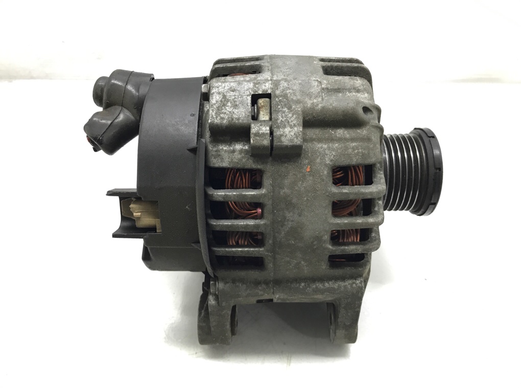 Генератор бу для Volvo V40  1.9 TD,  2003 г.