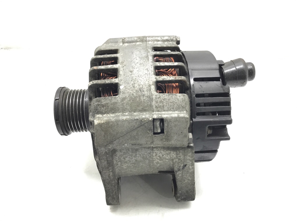 Генератор бу для Volvo V40  1.9 TD,  2003 г.