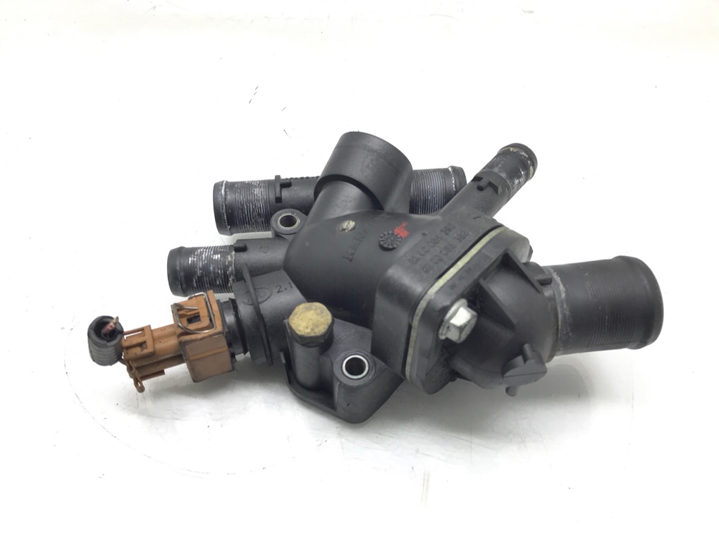 Корпус термостата бу для Volvo V40  1.9 TD,  2003 г.