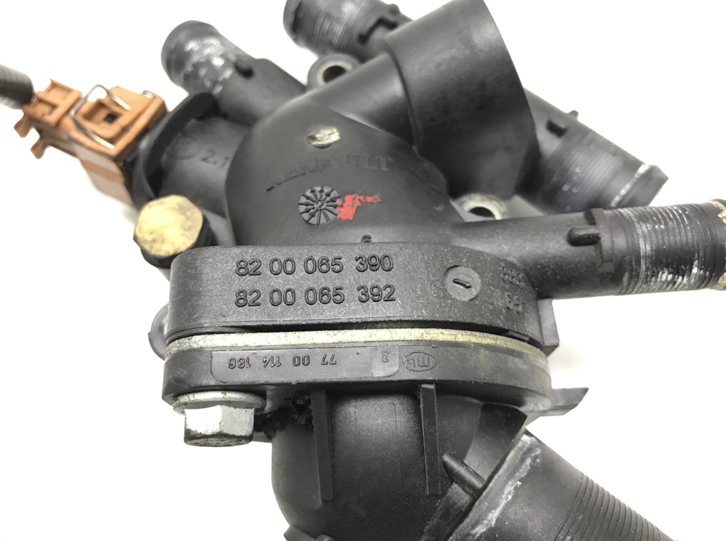 Корпус термостата бу для Volvo V40  1.9 TD,  2003 г.