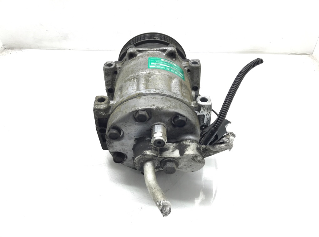 Компрессор кондиционера бу для Volvo V40  1.9 TD,  2003 г.