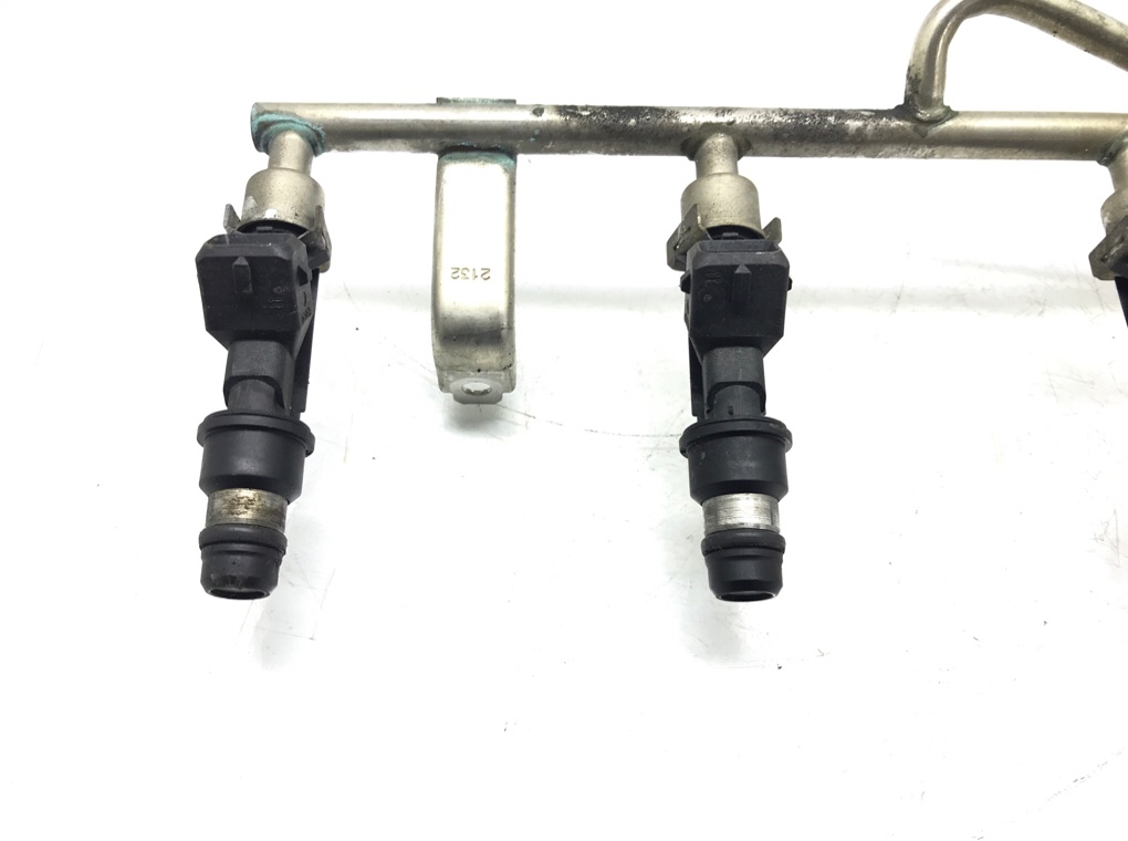 Топливная рампа бу для Opel Astra G 1.6 i, 2002 г. Топливная рампа бу для Opel Astra G 1.6 i, 2002 г.