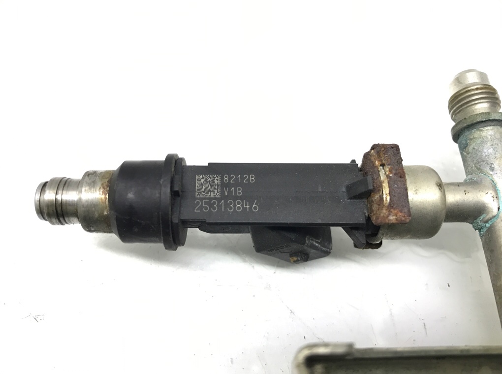 Топливная рампа бу для Opel Astra G 1.6 i, 2002 г. Топливная рампа бу для Opel Astra G 1.6 i, 2002 г.