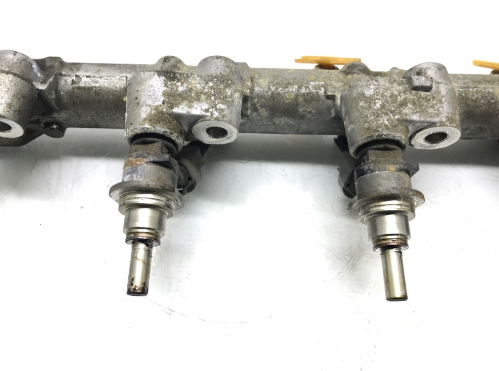 Топливная рампа бу для Mazda CX-7  2.3 Ti,  2009 г.