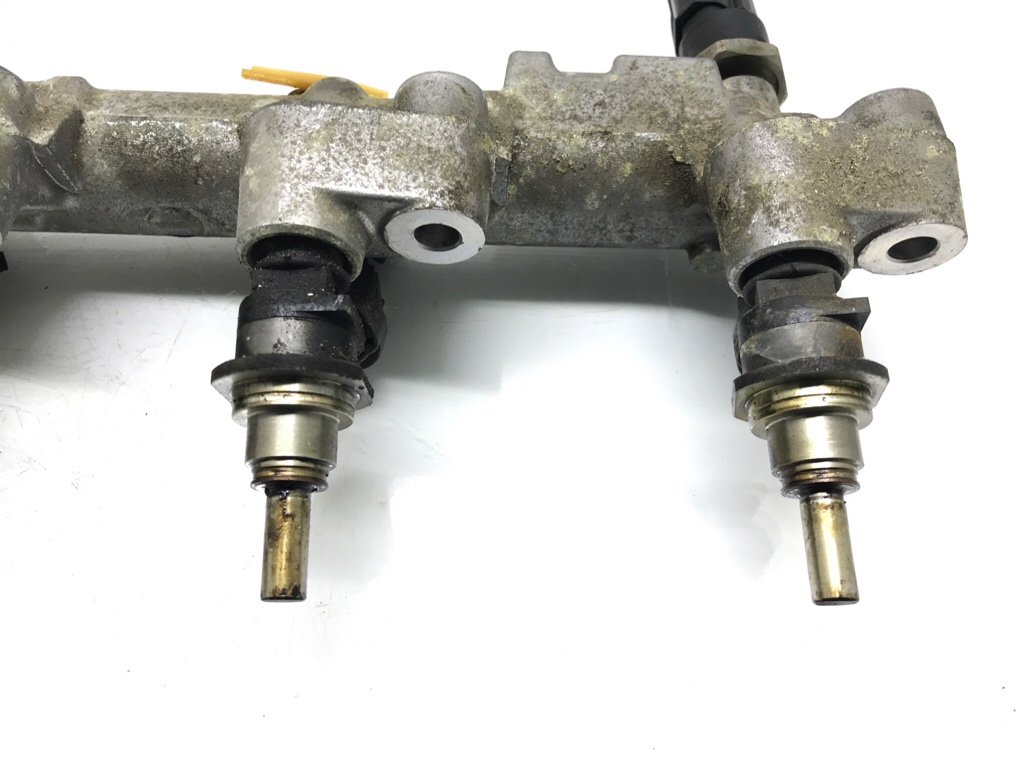 Топливная рампа бу для Mazda CX-7  2.3 Ti,  2009 г.