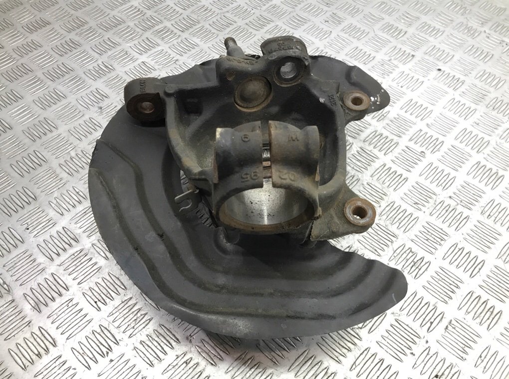 Ступица передняя левая бу для BMW X3 F25 2.0 i,  2014 г.